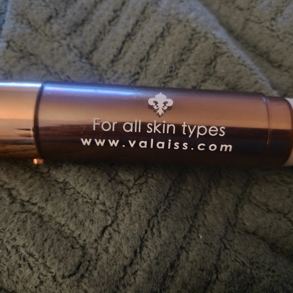 Valaiss Skincare Stick with Metallic Finish